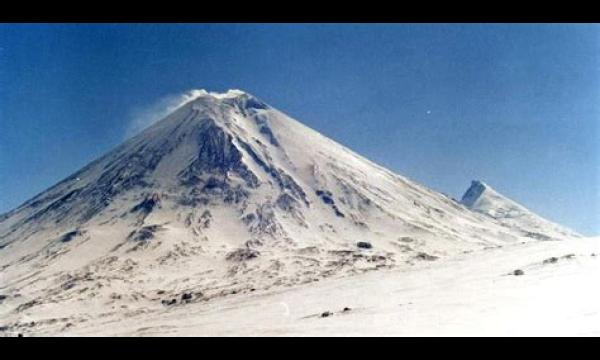 Acht doden na een val van ruim 4.000 meter van de hoogste actieve vulkaan in Europa en Azië