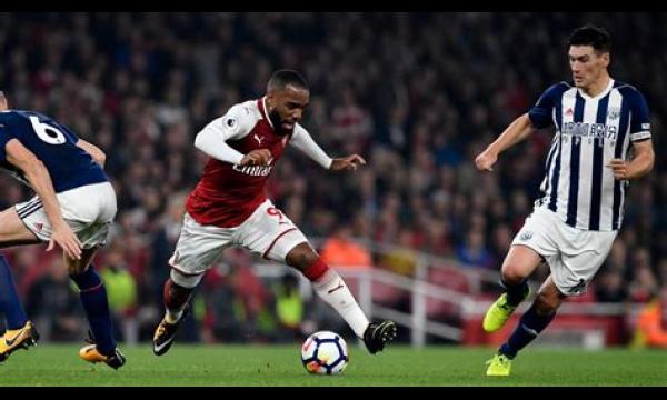 Alexandre Lacazette is bij Arsenal gedropt nu de transferdeadline nadert