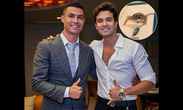 Amir Khan schenkt zoontje een Rolex ter waarde van £30.000,- als jongetje één wordt