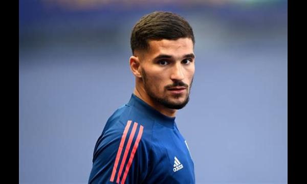 Arsenal ontvangt een nieuw transferbericht van Houssem Aouar van Lyon nu de periode ten einde loopt