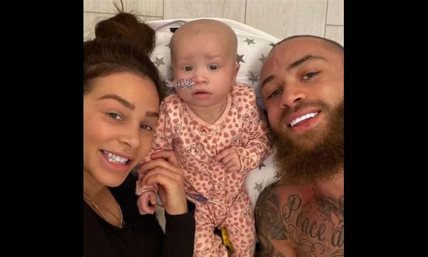 Ashley Cain's dochter Azaylia wordt geëerd met eerbetoon door diepbedroefde sterren