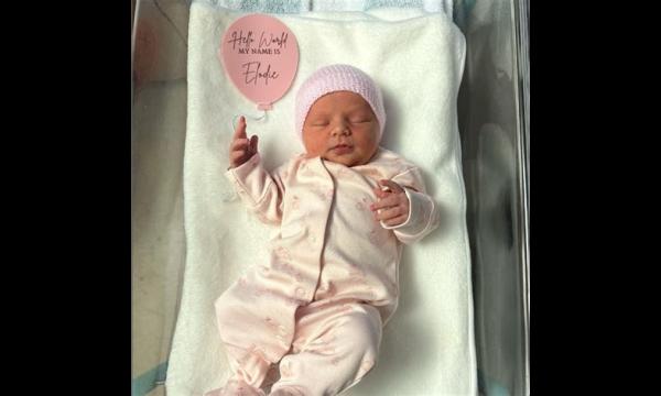 Baby Millie Radford met spoed naar ziekenhuis omdat familie haar prijst omdat ze ‘goed omgaat’