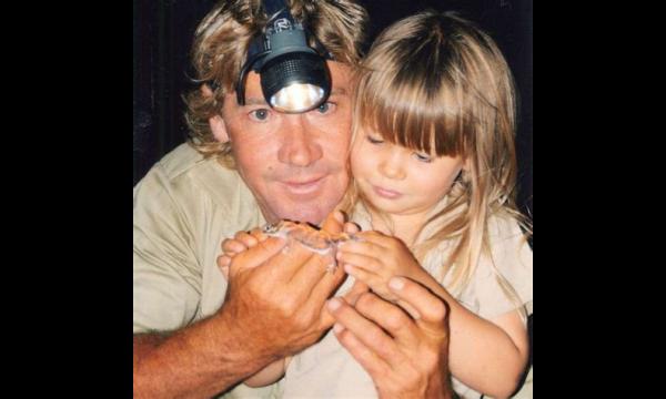 Bindi Irwin 'kreeg tijdens de geboorte geheime tekens' van de overleden vader Steve Irwin