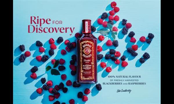 Bombay Sapphire lanceert een nieuwe gin met Bombay Bramble-smaak voor de zomer