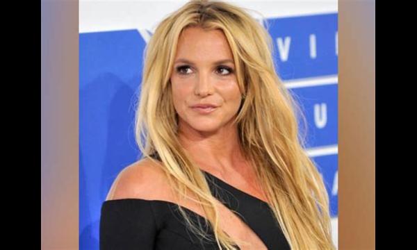 Britney Spears bestempelt het bezit van haar eerste iPad ooit als ‘een baanbrekende dag’