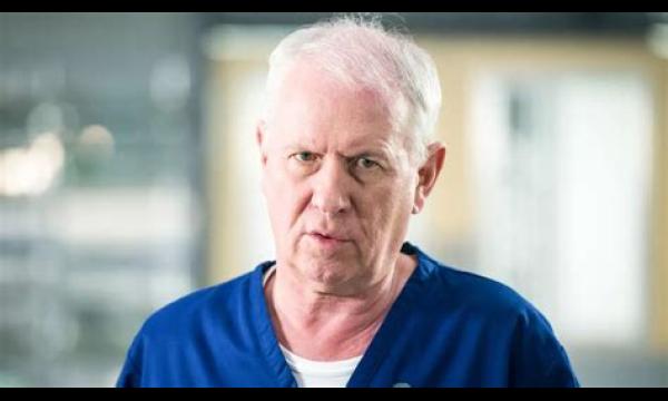 Casualty-legende Derek Thompson STOPT met soap na bijna veertig jaar als Charlie