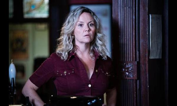 Charlie Brooks van EastEnders plaagt een nieuwe liefdesbelang voor Janine Butcher