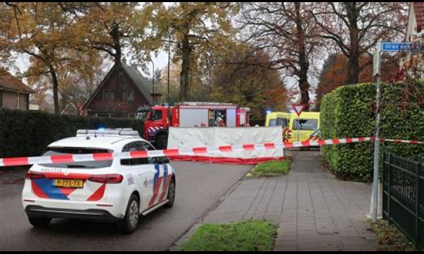 Dappere moeder bekneld onder auto na aanrijding redt ongeboren baby met haar vingernagels