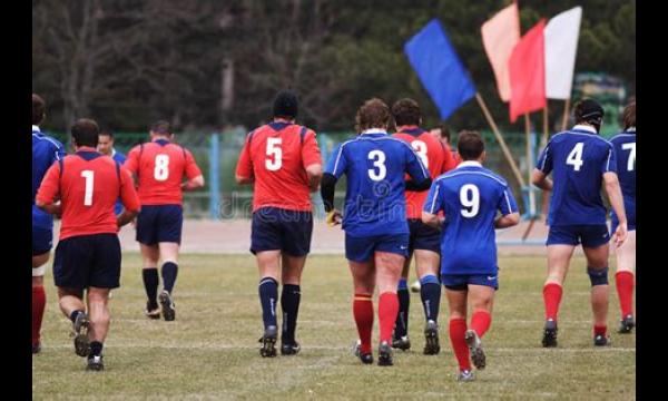 De rugbycompetitie volgt het zwemmen door transgenderspelers te verbieden van damesinternationals