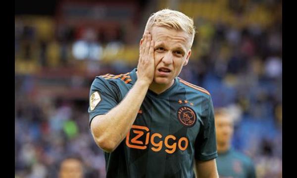 Donny van de Beek 'verlaat Ajax in de zomer' als middenvelder van Man Utd