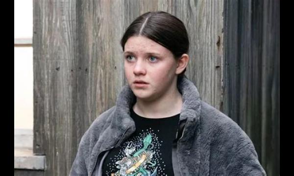 EastEnders plaagt het vertrek van Lily Slater terwijl Ryan haar een grote beslissing geeft