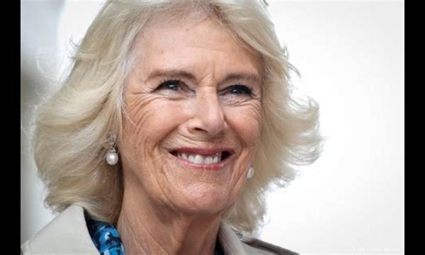 Een kijkje in de passie van koningin Camilla voor lezen in ‘eenzame en uitdagende’ tijden