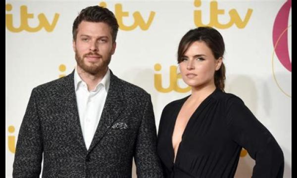 Emer Kenny van EastEnders verbiedt echtgenoot Rick Edwards uit de slaapkamer vanwege vroege starts