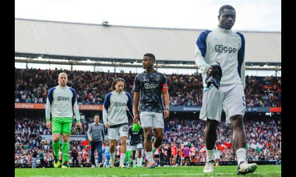 Engelse supporters wijzen de schuld na de rampzalige Belgische opener op Wembley