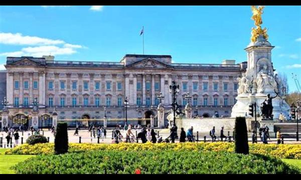 Enorm leegstaand huis groter dan Buckingham Palace, onafgewerkt op het Engelse platteland