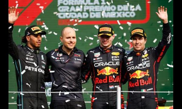 F1 Mexico GP resultaat: Lewis Hamilton weggeblazen door Max Verstappen in actievolle race