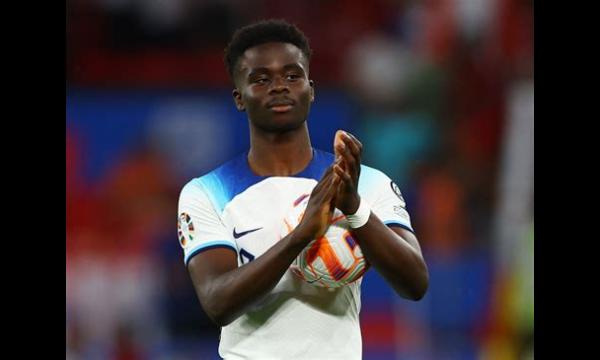 Gareth Southgate bespreekt waar hij Bukayo Saka van Arsenal voor Engeland ziet spelen