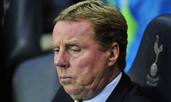 Harry Redknapp hekelt voormalige club Tottenham vanwege loonsverlaging van 550 medewerkers