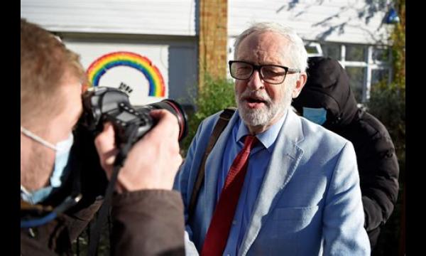 Het bod van Jeremy Corbyn op documenten over zijn schorsing bij Labour werd afgewezen