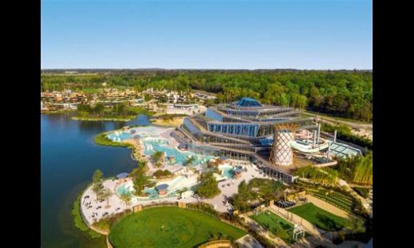 In het Les Villages Nature-resort vlakbij Disneyland Parijs met een enorm waterpark