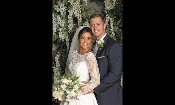 In het gezellige familiehuis van Jacqueline Jossa en Dan Osborne, waar hij nu ‘alleen woont’