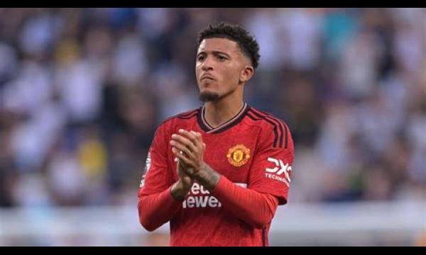 Jadon Sancho gespot in Groot-Brittannië voorafgaand aan de transferdeadline van Man Utd