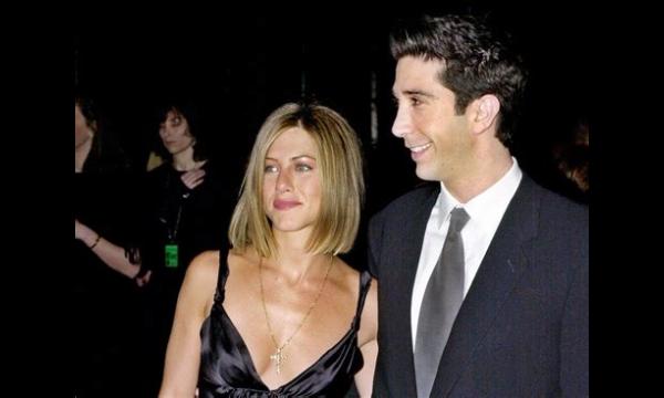 Jennifer Aniston en crush David Schwimmer lieten 'gevoelens uitspelen' op Friends