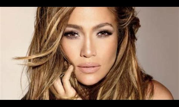 Jennifer Lopez introduceert de nieuwste toevoeging aan de familie met een leuke Twitter-video