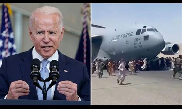 Joe Biden snauwt over Afghanen die doodvallen en zegt ‘dat was dagen geleden’