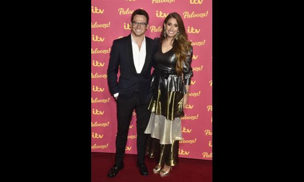 Joe Swash en Stacey Solomon gaan de strijd aan met de boeken die op hetzelfde moment uitkomen