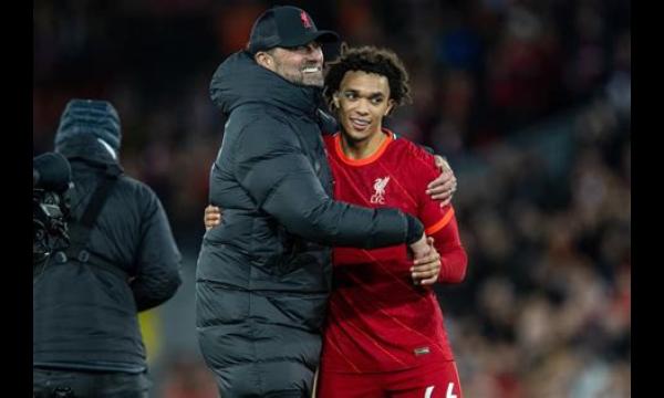 Jordan Henderson, Trent Alexander-Arnold en Jurgen Klopp winnen seizoensprijzen 2019/20