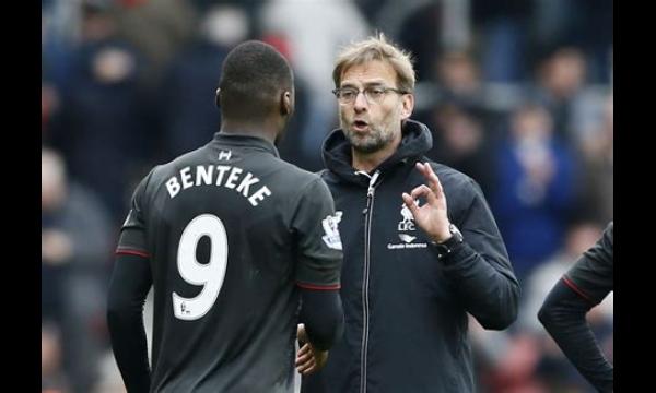 Jurgen Klopp stuurt subtiele boodschap met de negenkoppige Liverpool-bank