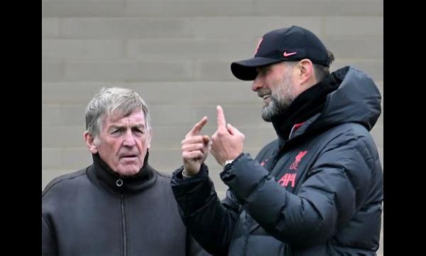 Jurgen Klopp wil Sir Kenny Dalglish navolgen om de revival van Liverpool te leiden