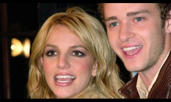 Justin Timberlake dumpte Britney Spears per sms en liet haar op 'breekpunt' achter