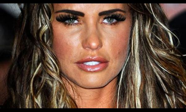 Katie Price's verloofde Carl Woods deelt een bloederig beeld van haar herstel na een operatie