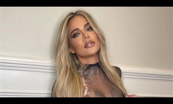 Khloe Kardashian bestempelde als ‘walgelijk’ voor sexy selfies na Astroworld-horror