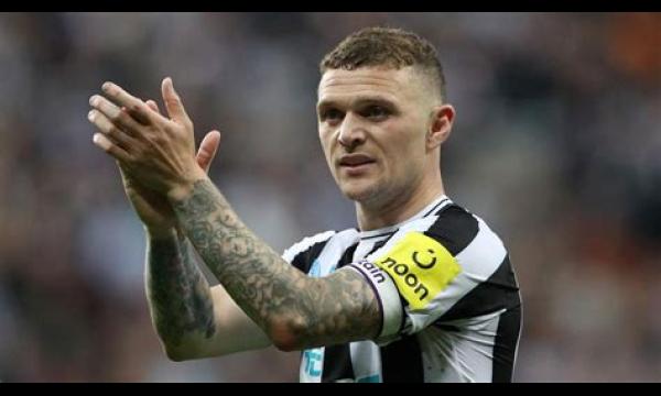 Kieran Trippier in woedende ruzie met Newcastle-fan toen teamgenoot gedwongen werd in te grijpen