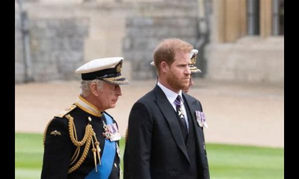 Koning Charles 'verving prins Harry' in zijn belangrijke rol in het gezin tijdens Kerstmis