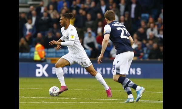 Leeds-ster Tyler Roberts treedt op om zijn stempel te drukken in de strijd tegen racisme