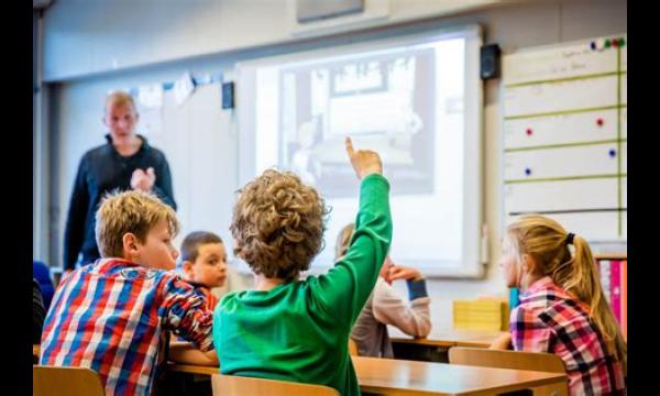 Leraar huivert bij 'gruwel'-naam van kind in haar klas - met filmthema