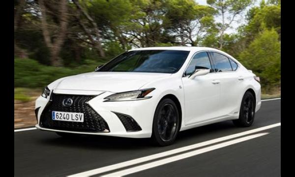 Lexus ES F Sport review: een lust voor het oog, een sedan kost niet veel geld