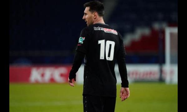 Lionel Messi wijst het rugnummer van Neymar af nu PSG dichtbij de transfer staat