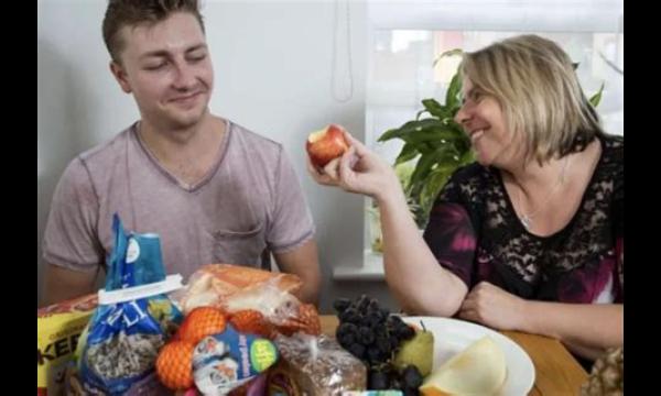 Maak kennis met de tiener die de afgelopen 15 jaar alleen maar kipnuggets en chips heeft gegeten