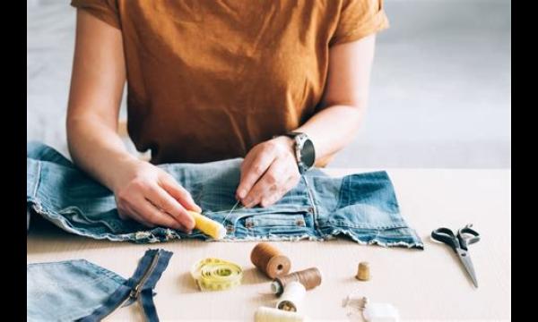 Mama deelt een grappig trucje om gescheurde kleding te repareren, zonder naaien