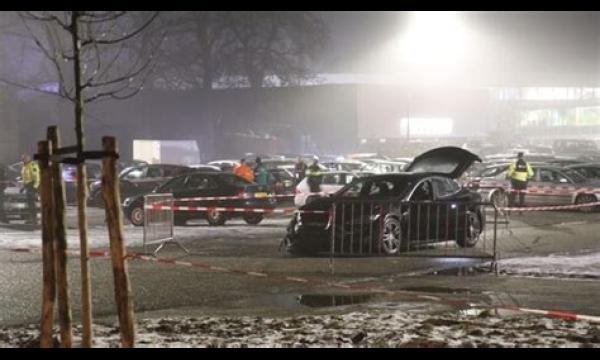 Man 'schiet collega dood op parkeerplaats van bedrijf nadat ze zijn avances afwijst'