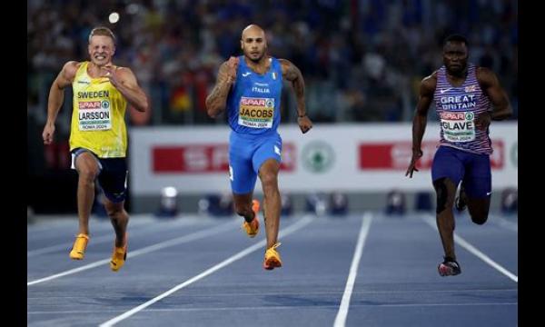 Marcell Jacobs wint de Olympische 100 meter na de Britse hoop op een valse start van Zharnel Hughes