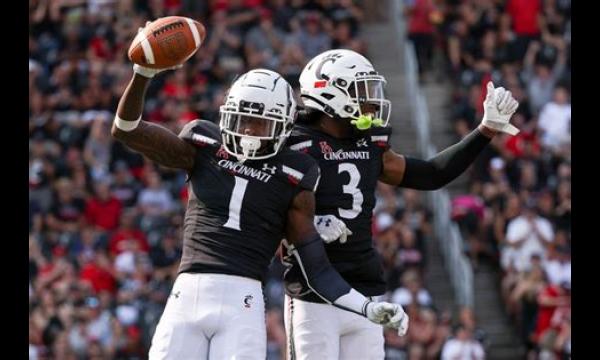 NFL Draft: Cincinnati Bearcats-ster 'kan het allemaal' na de hoofdrol naast Sauce Gardner