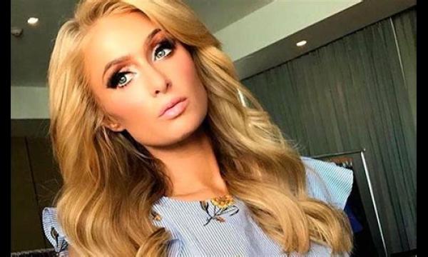 Paris Hilton deelt pittige 'iconische' throwback-snaps in ondergoed