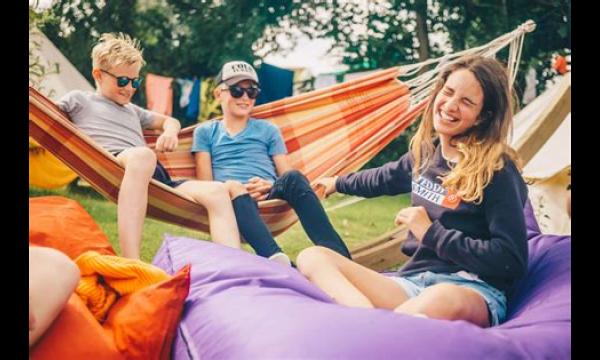 Paspoortwaarschuwing voor alleenstaande ouders die deze zomer met hun kinderen reizen