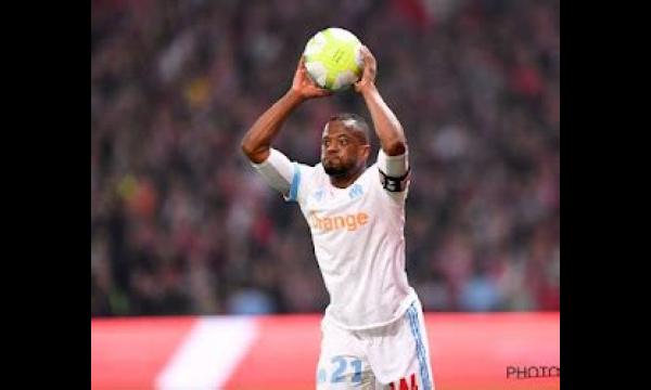 Patrice Evra zegt dat hij is "verraden" door Ed Woodward terwijl hij een relatie begint